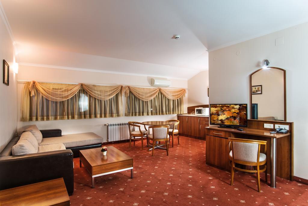 Hotel Izvor Starozagorski Bani Extérieur photo